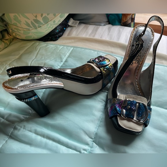 Iridescent rainbow snakeskin Pumps - Picture 2 of 11